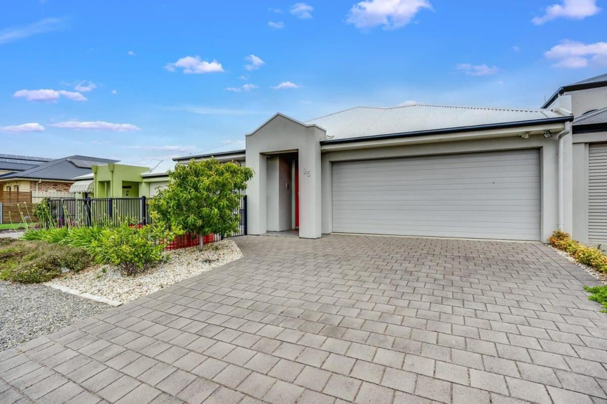 Hindmarsh Island Marina Lifestyle - BYO Linen