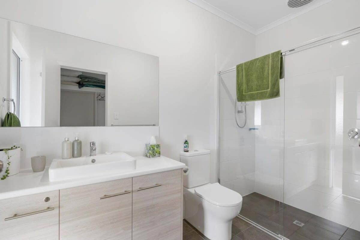Encounter Bay - BYO Linen - Wi-Fi - Family Friendly - SeaViews