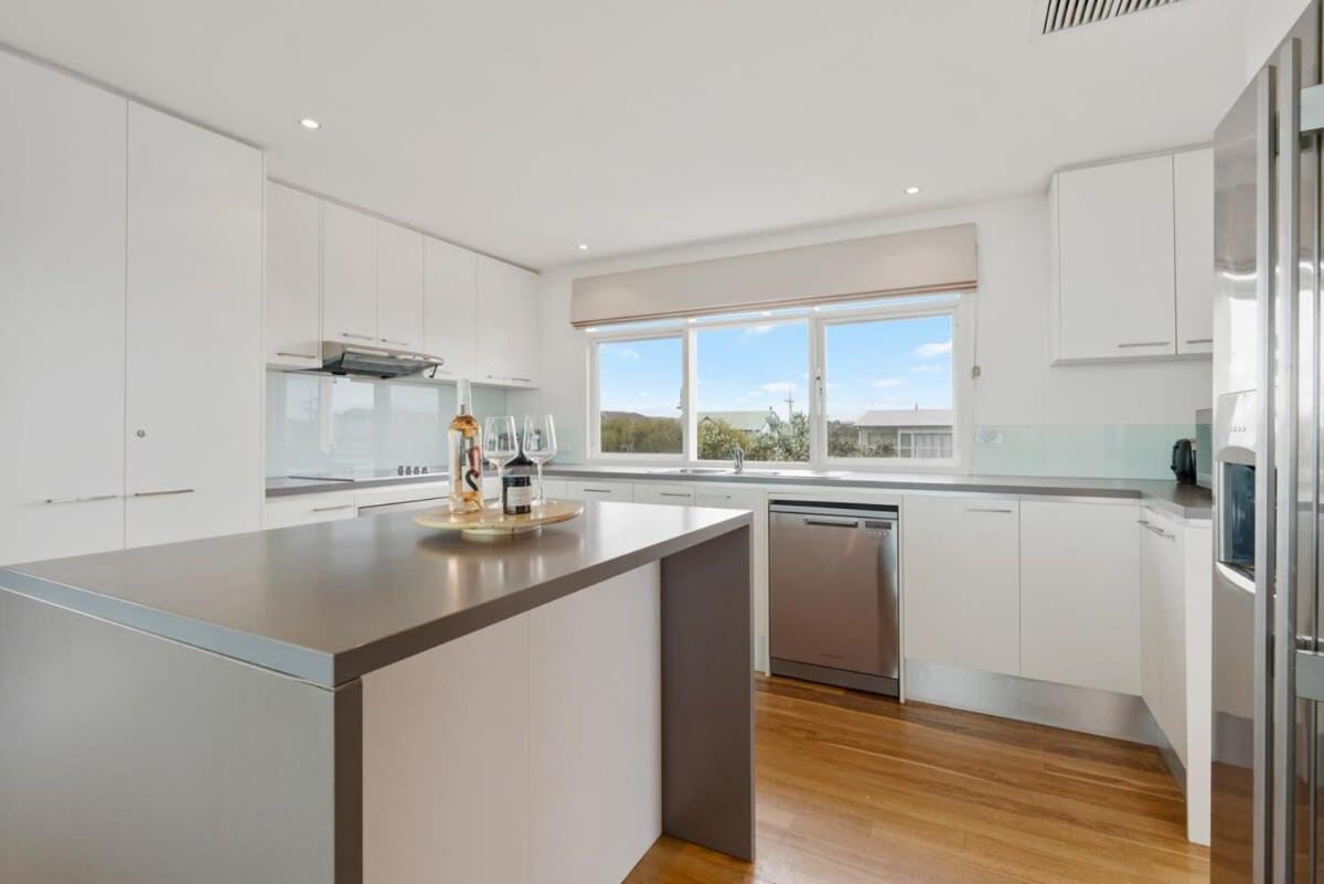 Absolute Luxury Beachfront - Middleton - BYO Linen