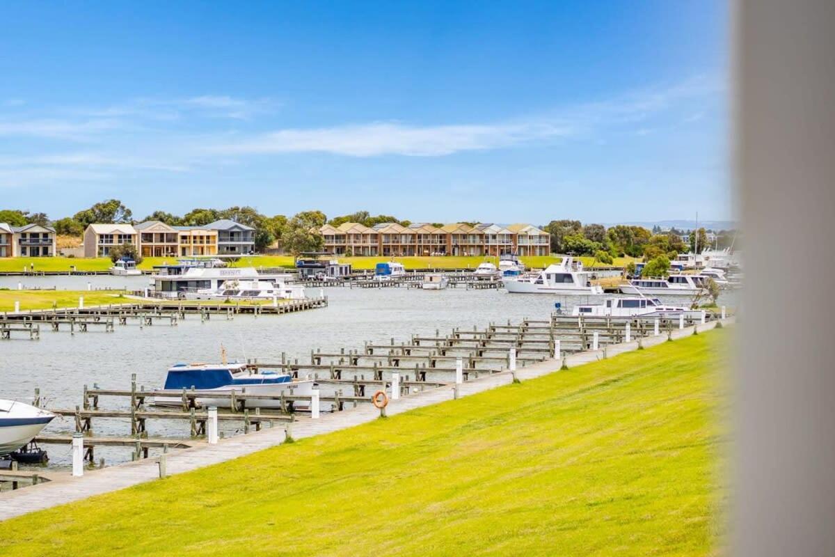 Hindmarsh Island - Linen Included - Waterfront - Luxury