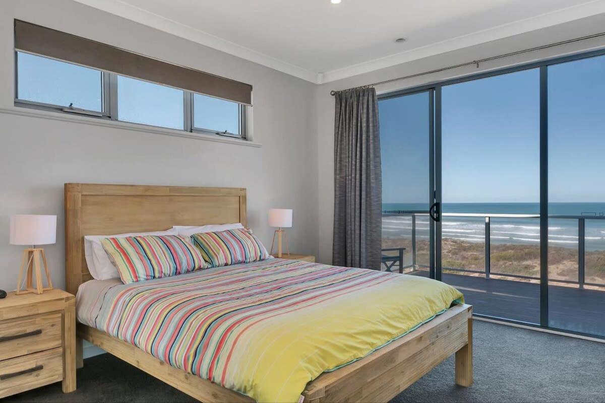Nauticus - 82 Surfers Parade Middleton - BYO Linen