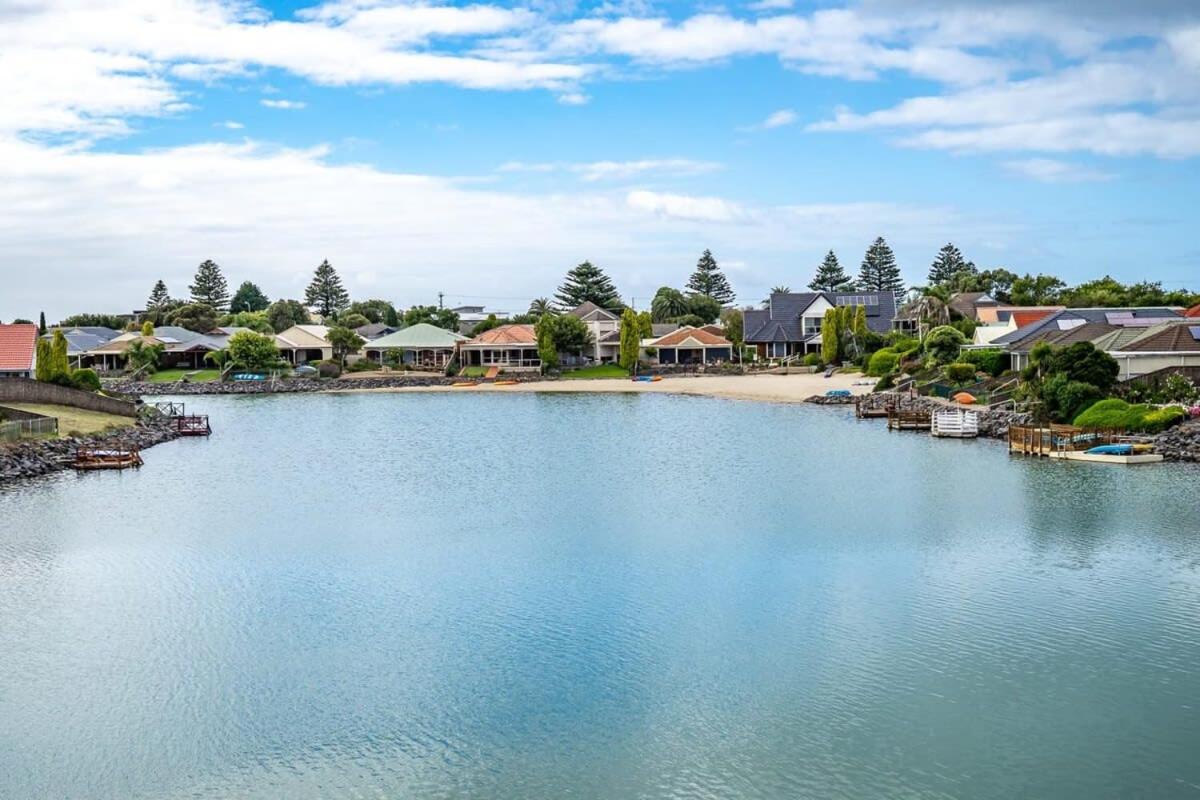 Lakehouse28 Waterfront Resort Living Encounter Bay - BYO Linen