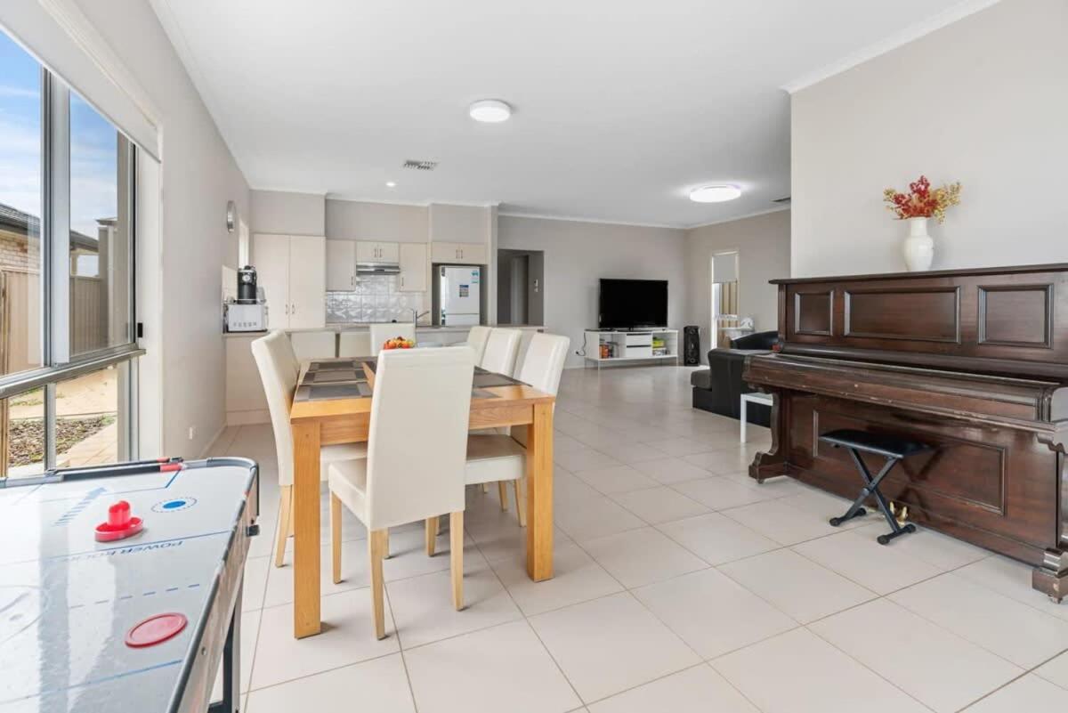 Beautiful Island Blanche Pde Hindmarsh Island - BYO Linen - WiFi