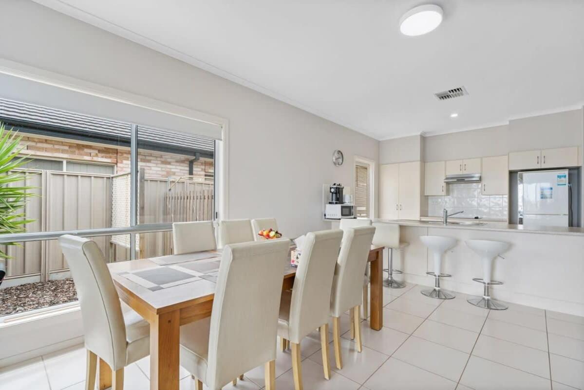 Beautiful Island Blanche Pde Hindmarsh Island - BYO Linen - WiFi