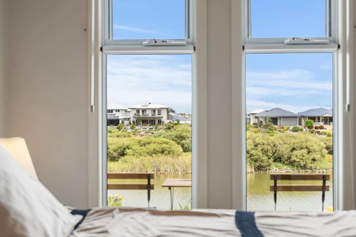Beautiful Island Blanche Pde Hindmarsh Island - BYO Linen - WiFi