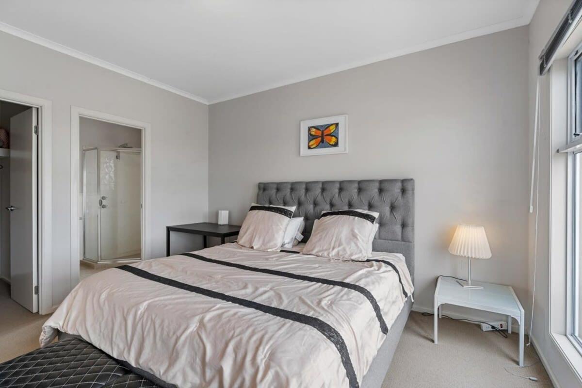 Beautiful Island Blanche Pde Hindmarsh Island - BYO Linen - WiFi