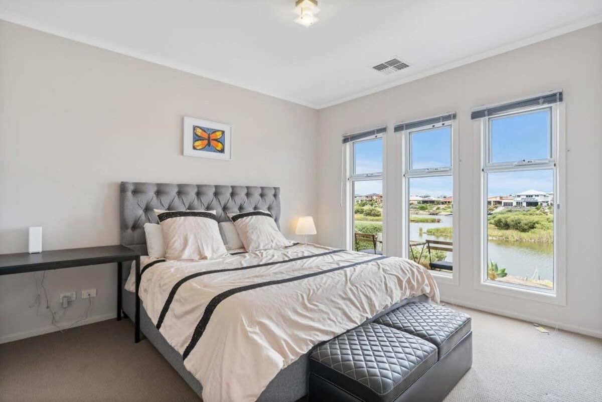 Beautiful Island Blanche Pde Hindmarsh Island - BYO Linen - WiFi