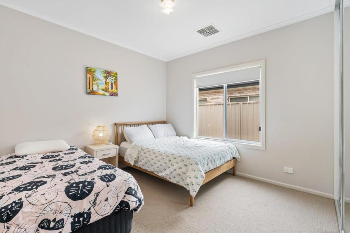 Beautiful Island Blanche Pde Hindmarsh Island - BYO Linen - WiFi