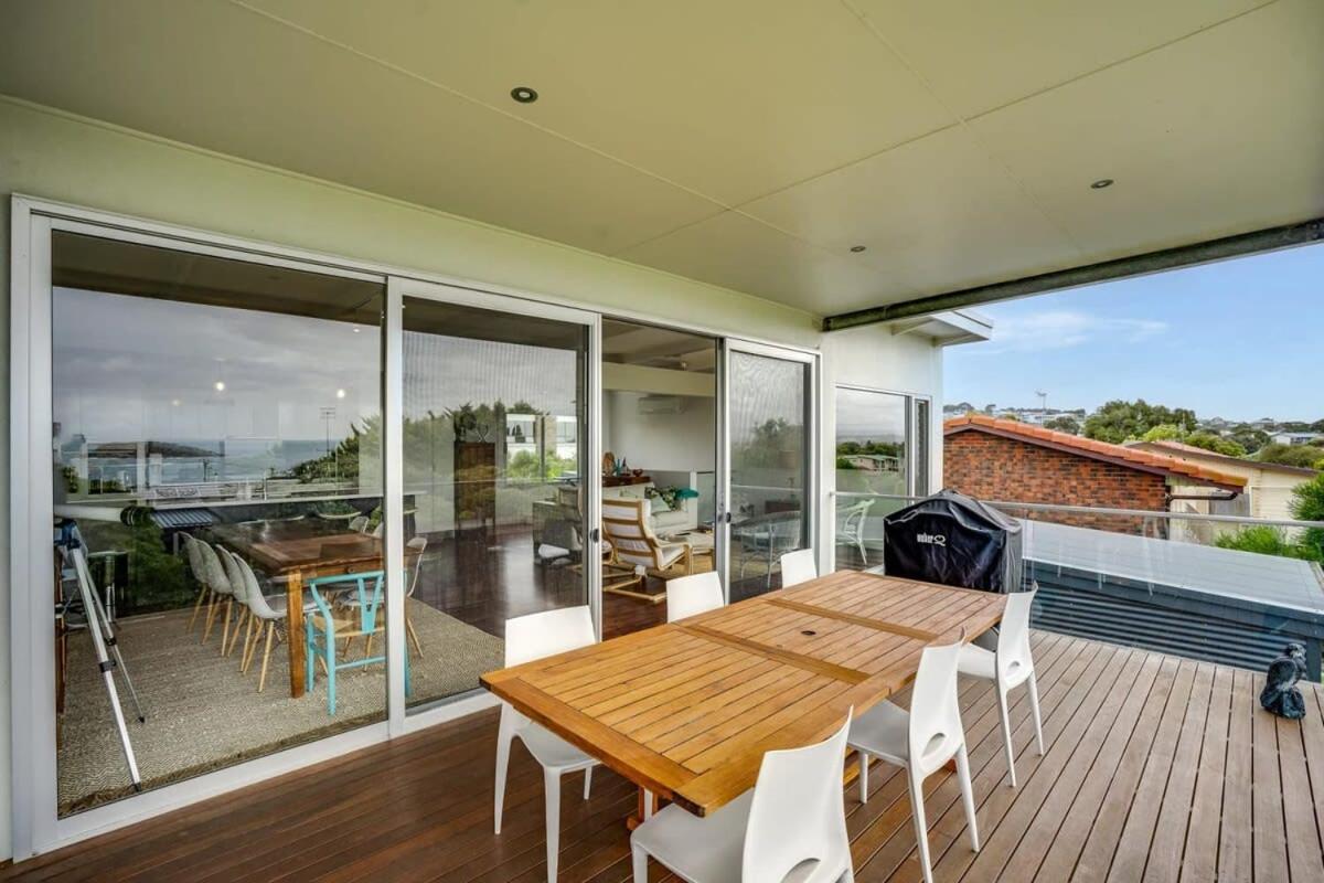10 Passatt St Encounter Bay - BYO Linen