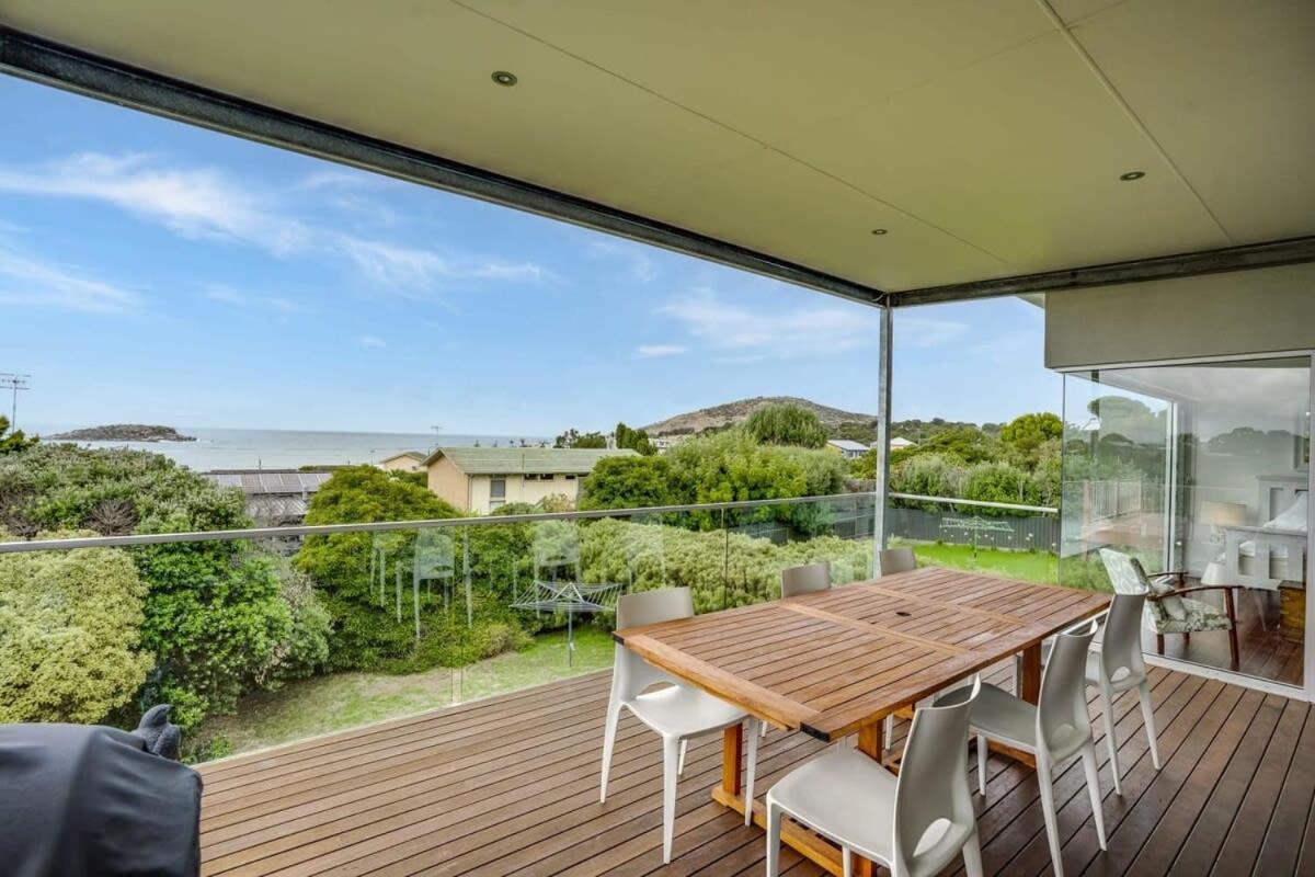 10 Passatt St Encounter Bay - BYO Linen
