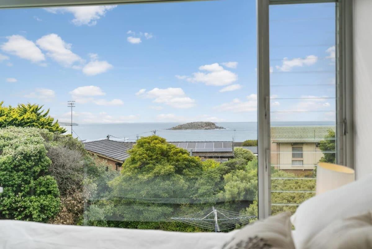 10 Passatt St Encounter Bay - BYO Linen