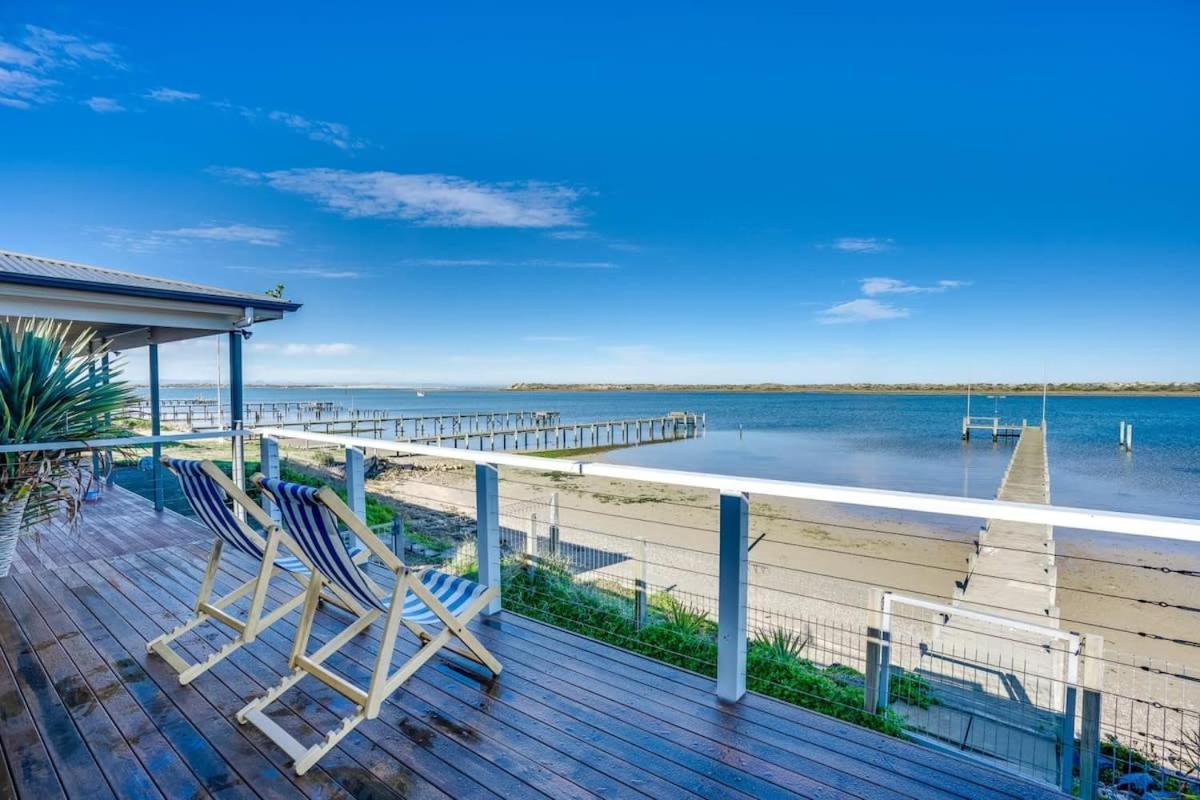 Beladura - 35 Goolwa Channel Drive Hindmarsh Island - Linen Included