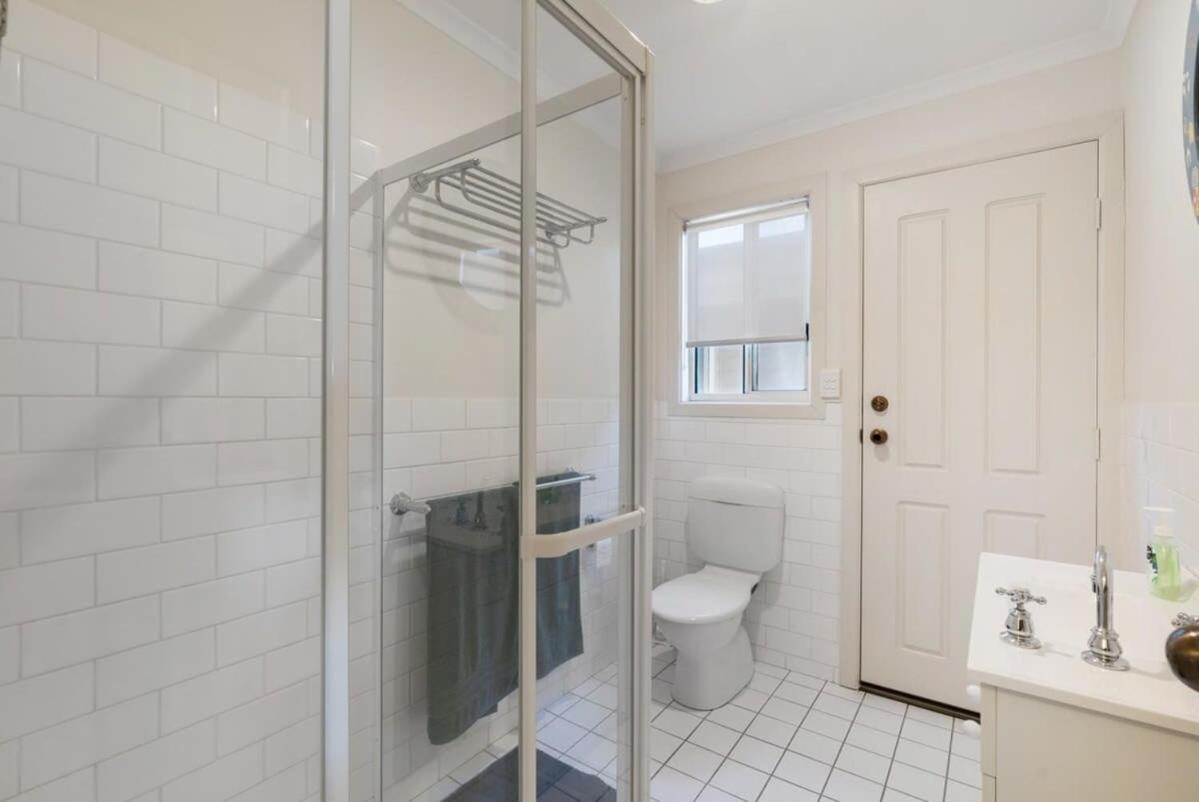 Beladura - 35 Goolwa Channel Drive Hindmarsh Island - Linen Included