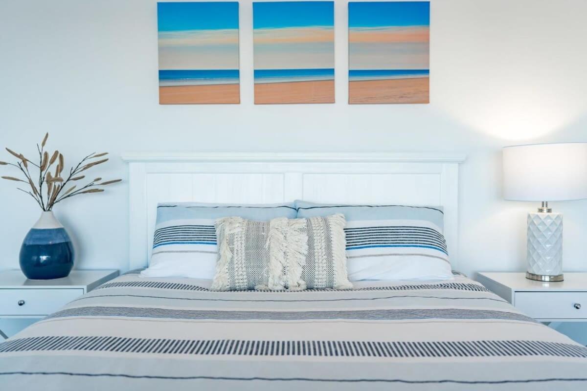 Beladura - 35 Goolwa Channel Drive Hindmarsh Island - Linen Included
