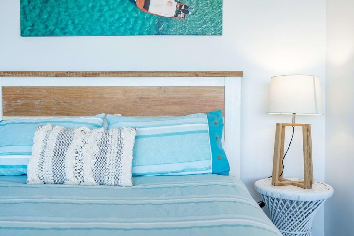 Beladura - 35 Goolwa Channel Drive Hindmarsh Island - Linen Included