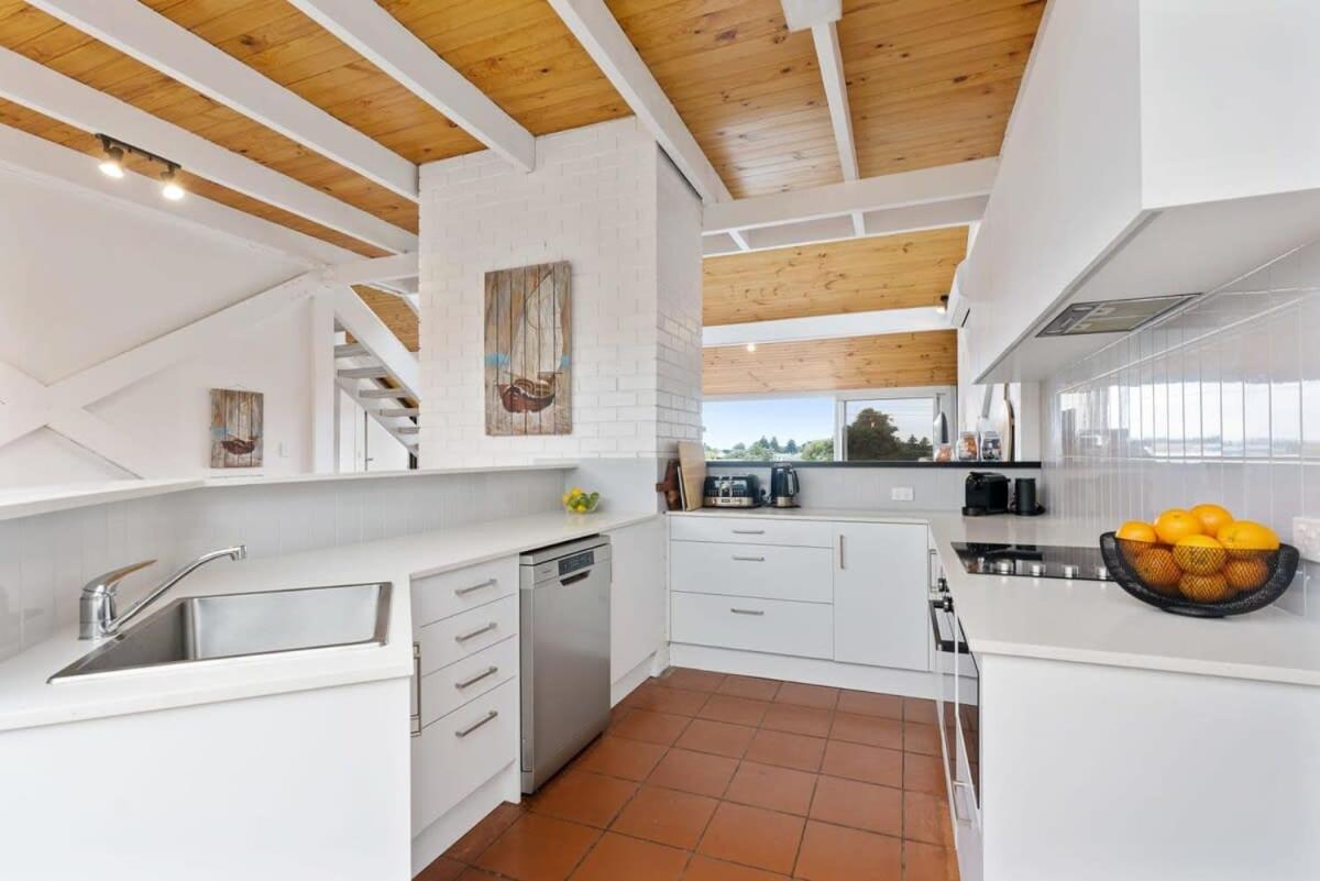 The Glass House 103 Bristow-Smith Ave Goolwa South - BYO Linen