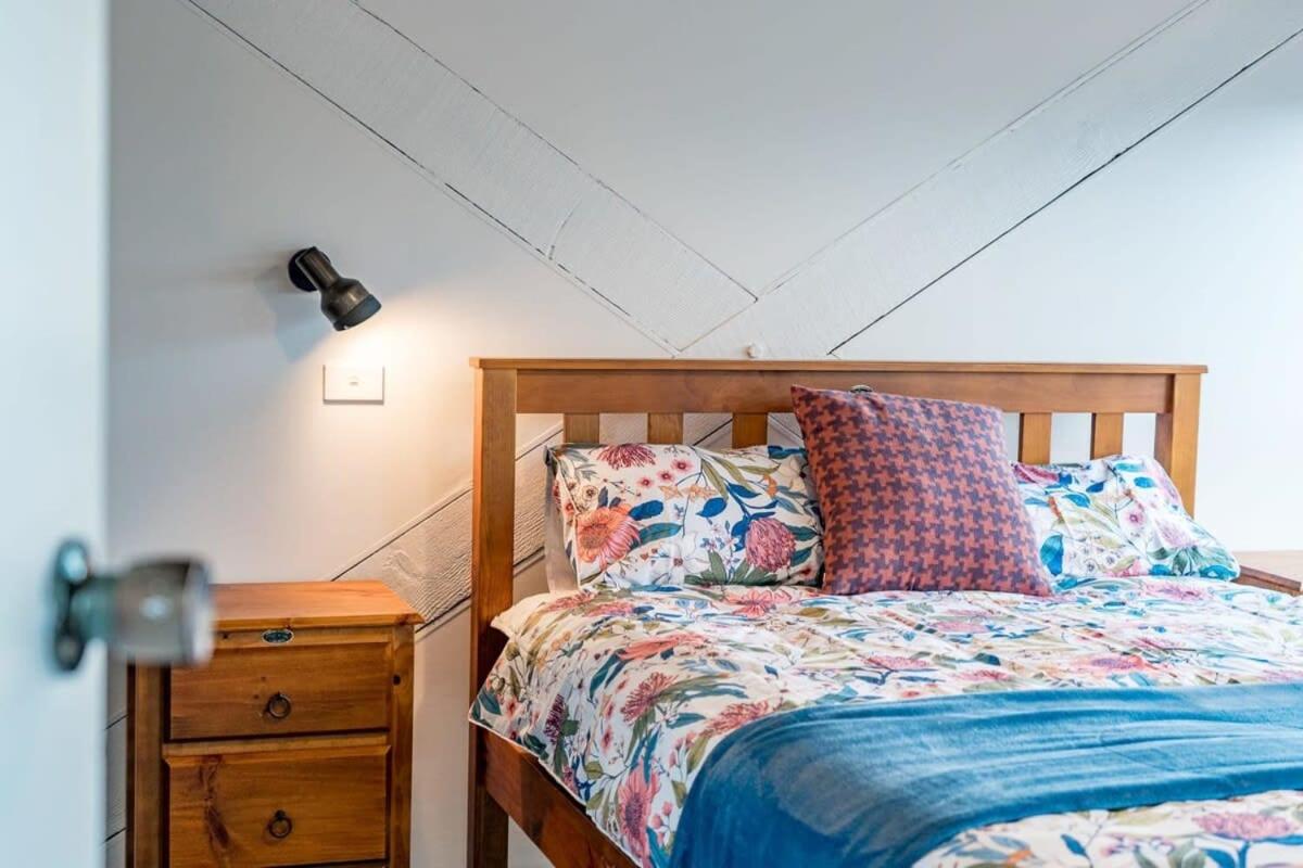 The Glass House 103 Bristow-Smith Ave Goolwa South - BYO Linen