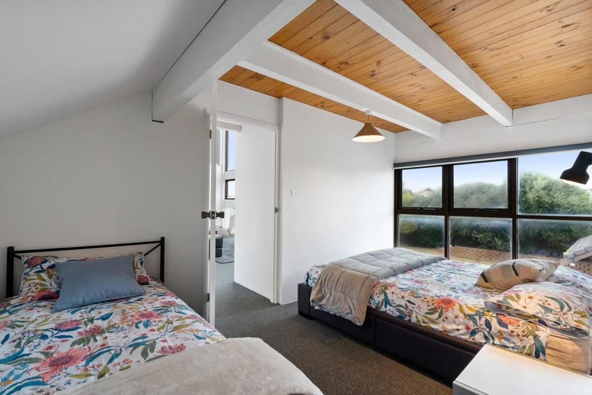 The Glass House 103 Bristow-Smith Ave Goolwa South - BYO Linen