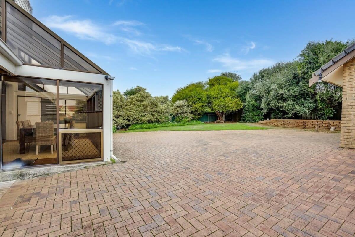 The Glass House 103 Bristow-Smith Ave Goolwa South - BYO Linen