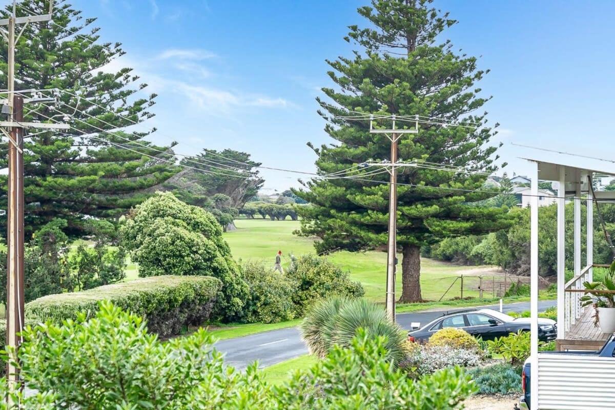 The Glass House 103 Bristow-Smith Ave Goolwa South - BYO Linen