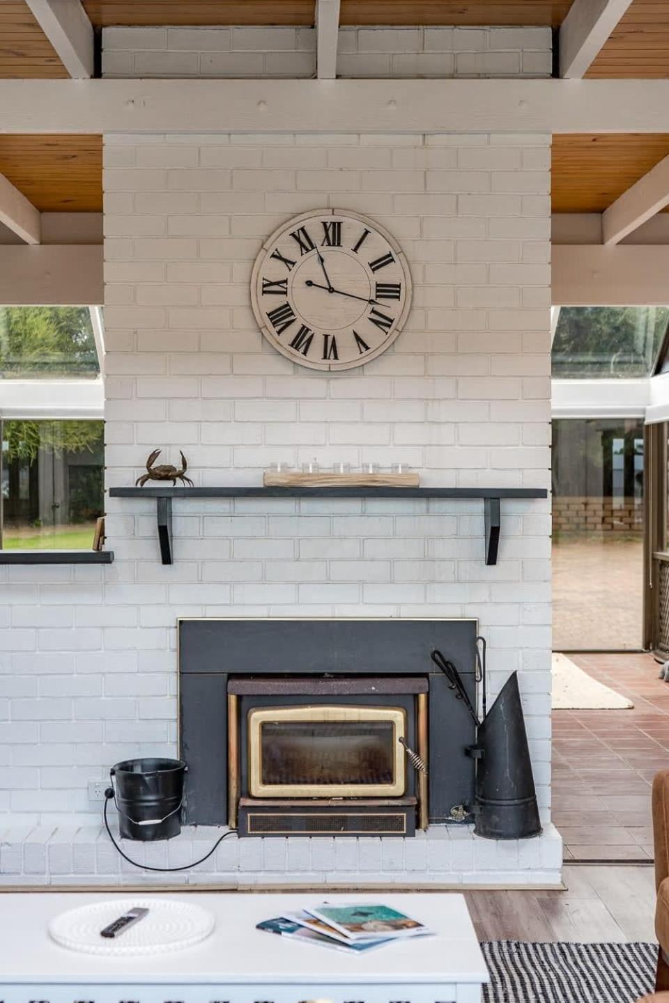 The Glass House 103 Bristow-Smith Ave Goolwa South - BYO Linen