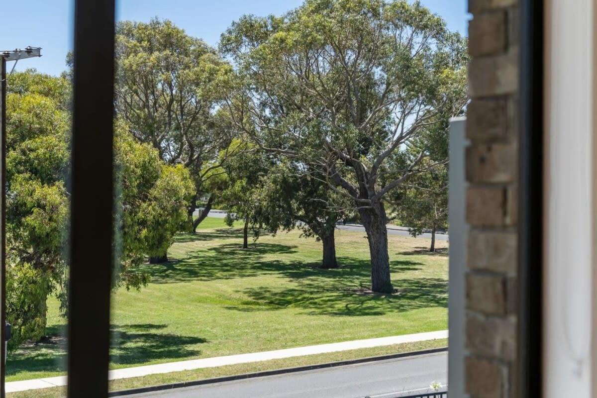4 1 Harbour View Terrace BYO Linen