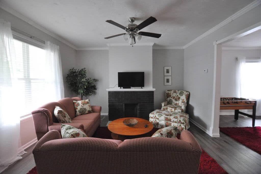 Housepitality - Franklinton Manor - Spacious view 3