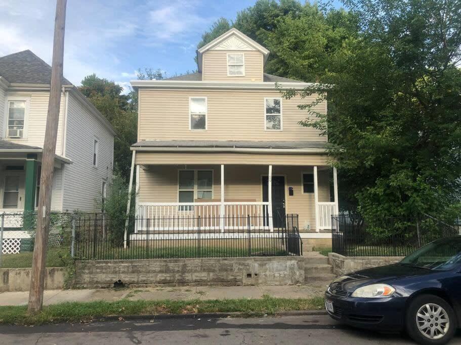 Housepitality - Franklinton Manor - Spacious view 4