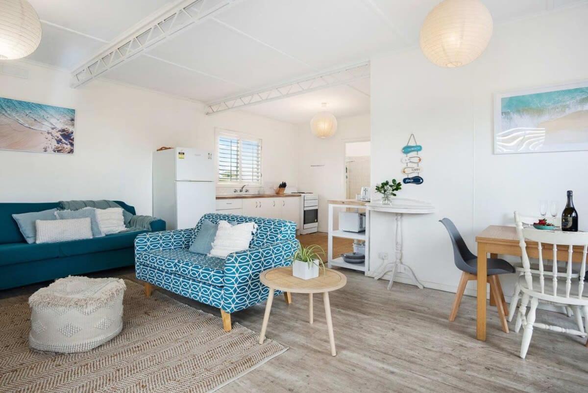 The Blue Bunyip - 3 Bunyip St - No Linen Included - Near the Beach