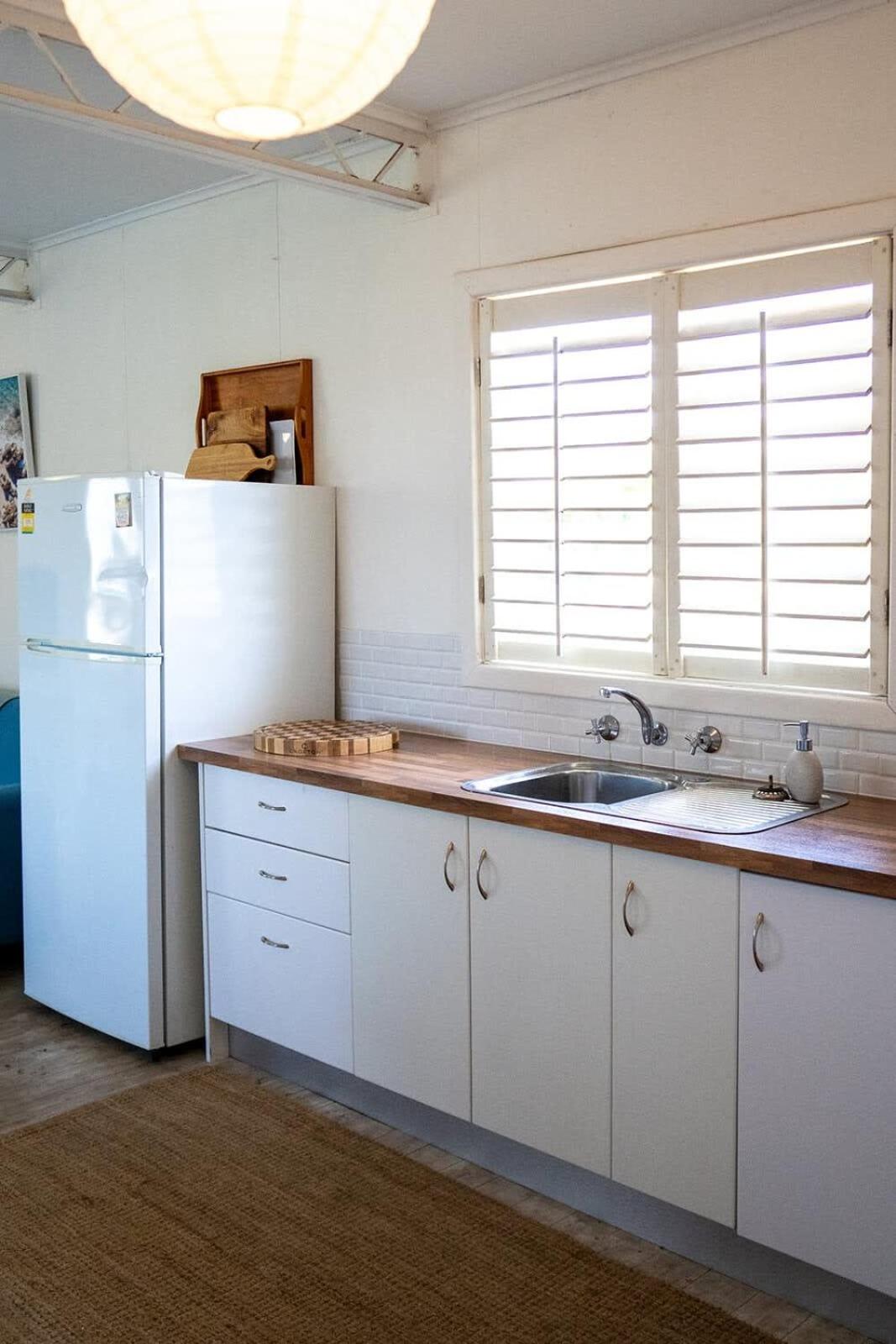 The Blue Bunyip - 3 Bunyip St - No Linen Included - Near the Beach
