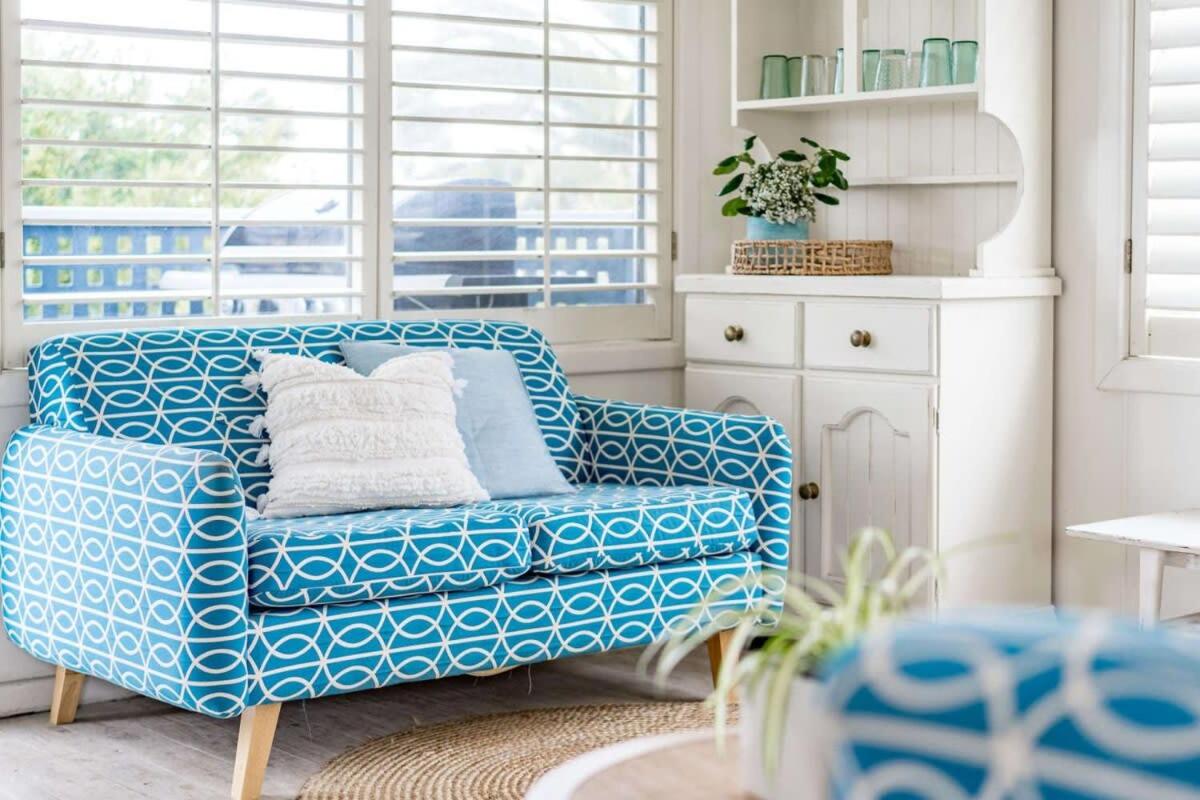 The Blue Bunyip - 3 Bunyip St - No Linen Included - Near the Beach