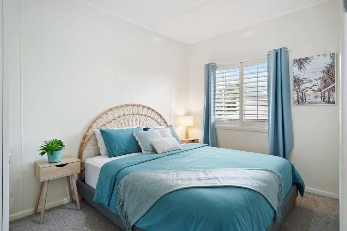 The Blue Bunyip - 3 Bunyip St - No Linen Included - Near the Beach