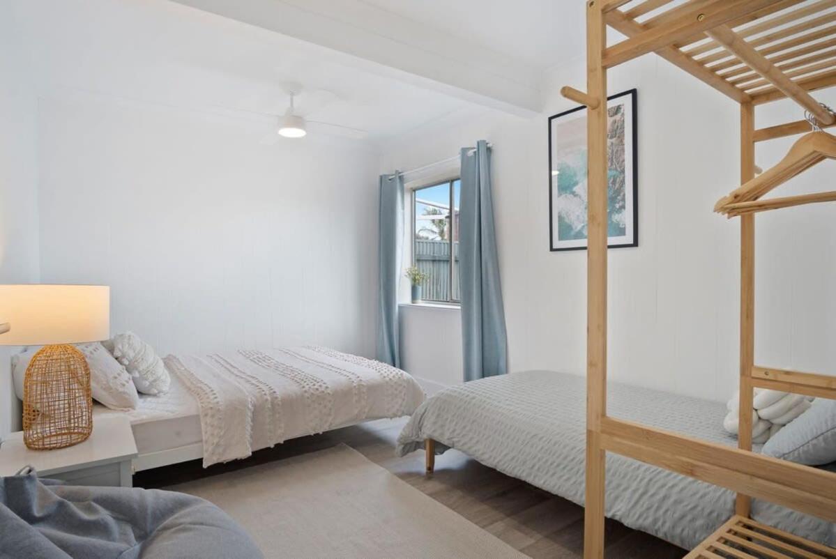 The Blue Bunyip - 3 Bunyip St - No Linen Included - Near the Beach
