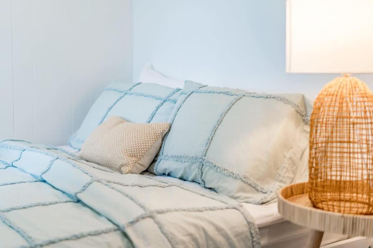The Blue Bunyip - 3 Bunyip St - No Linen Included - Near the Beach