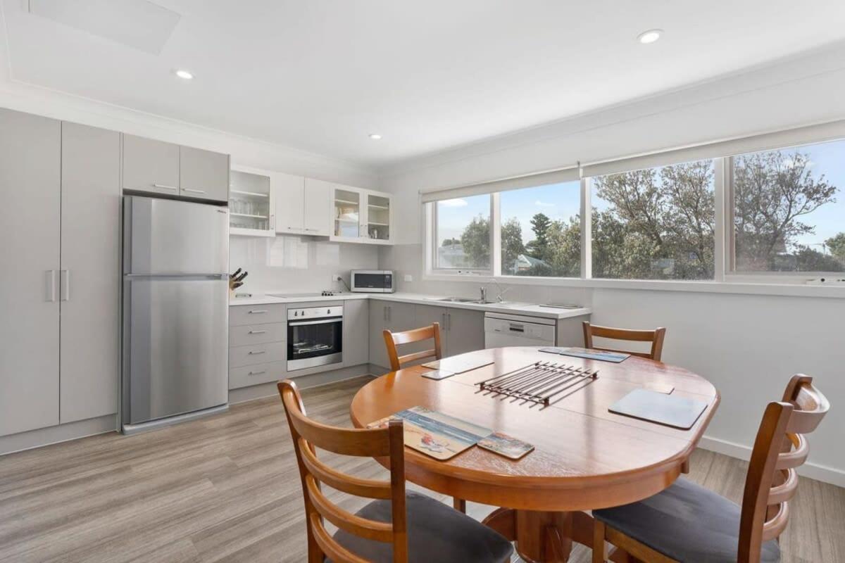 Neptune - 2 4 Hutton St Port Elliot Linen Included