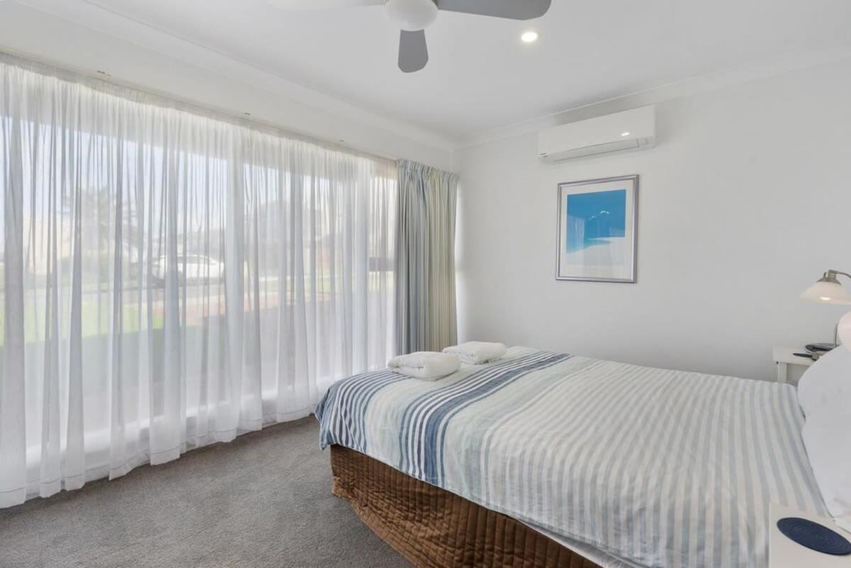 Neptune - 2 4 Hutton St Port Elliot Linen Included