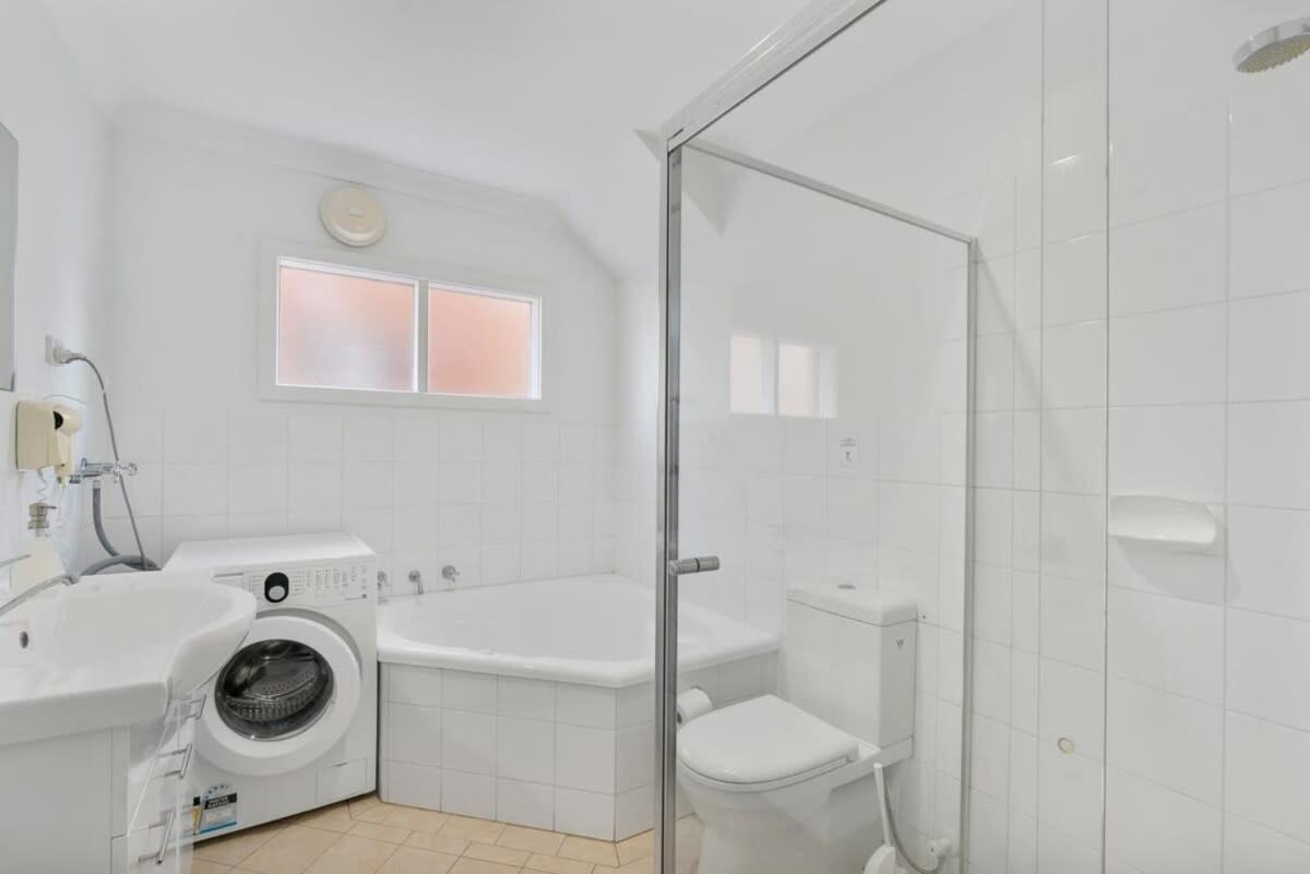 Neptune - 2 4 Hutton St Port Elliot Linen Included