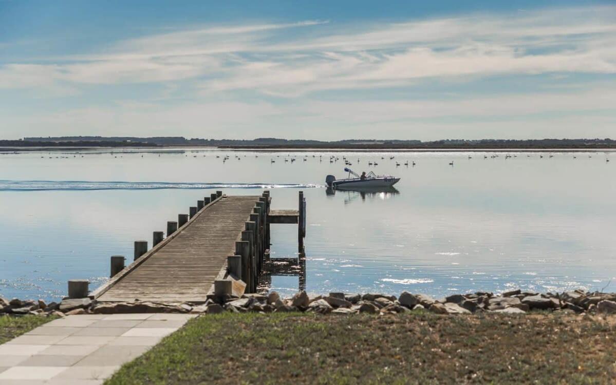 Water Front Haven-No Linen Included