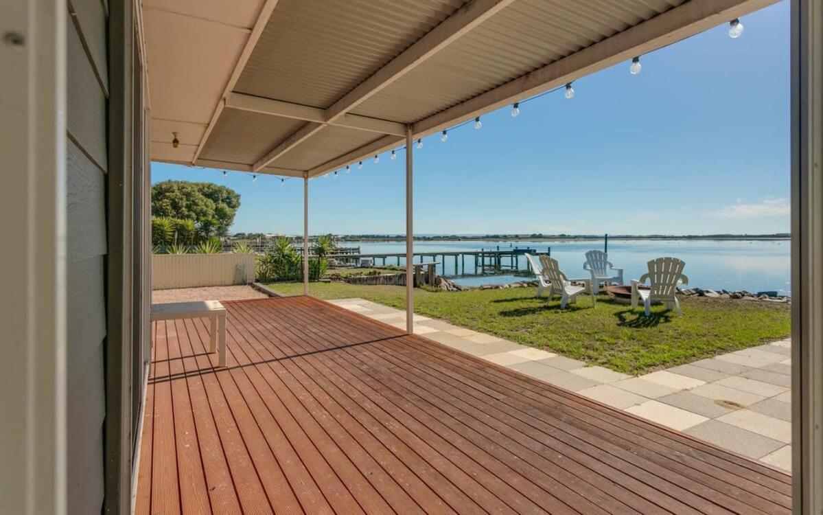 Water Front Haven-No Linen Included