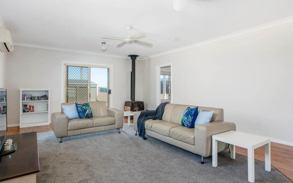 Water Front Haven-No Linen Included