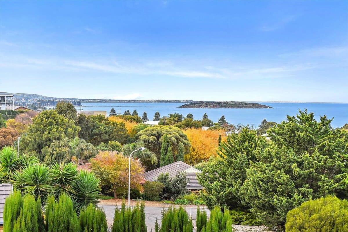 8 Davies St Encounter Bay - No Linen Included - Wi-Fi - Sea Views