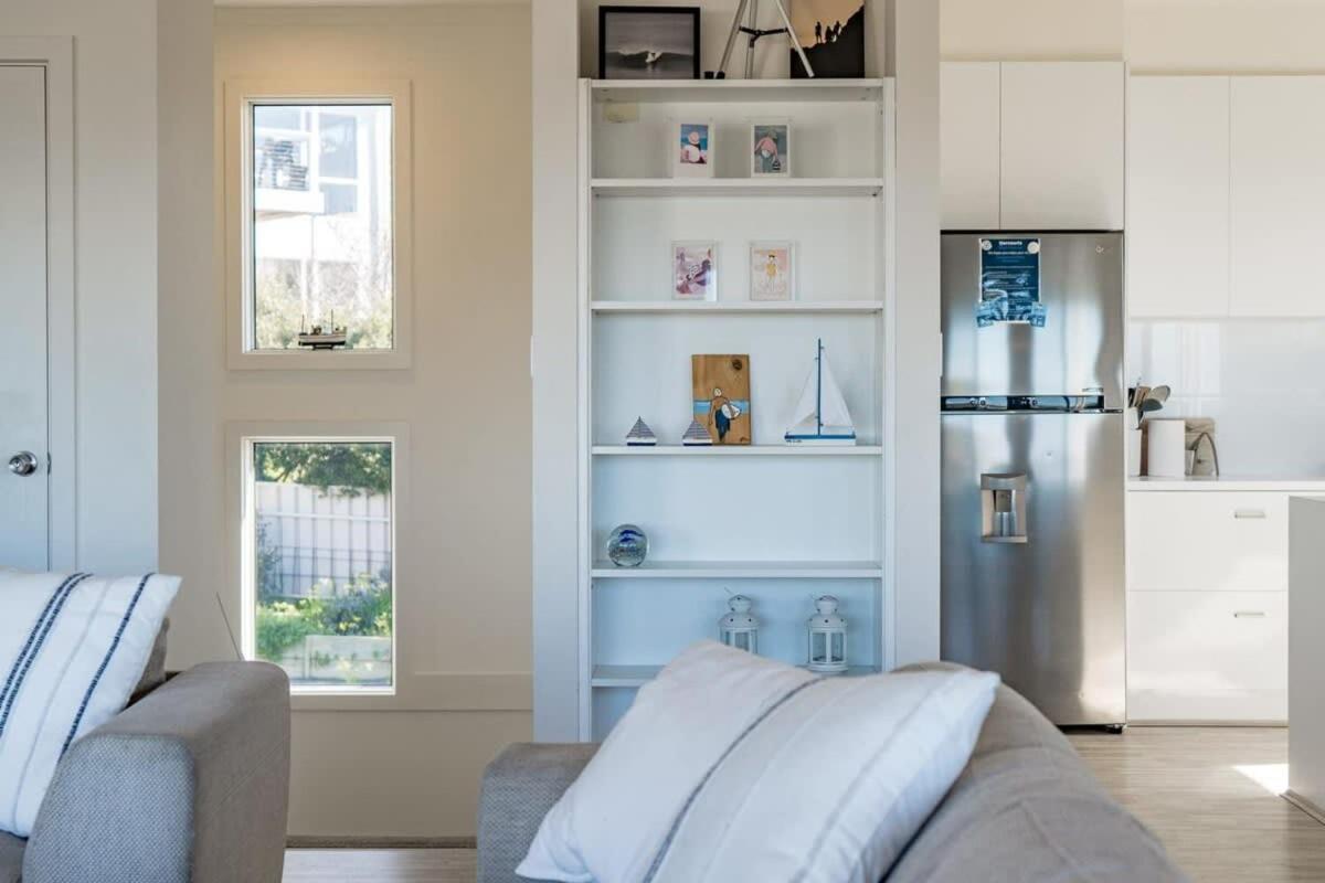 8 Davies St Encounter Bay - No Linen Included - Wi-Fi - Sea Views