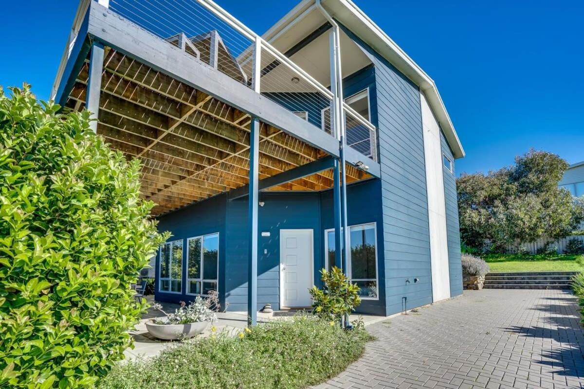 8 Davies St Encounter Bay - No Linen Included - Wi-Fi - Sea Views