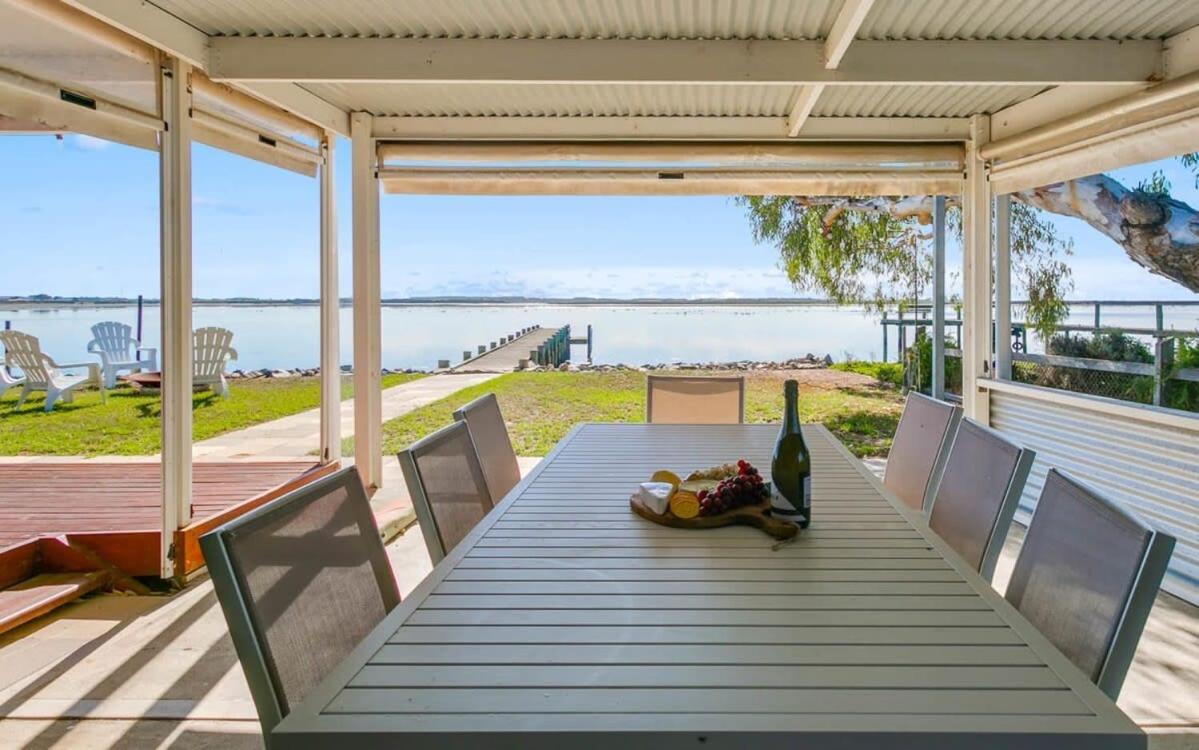 Water Front Haven-No Linen Included