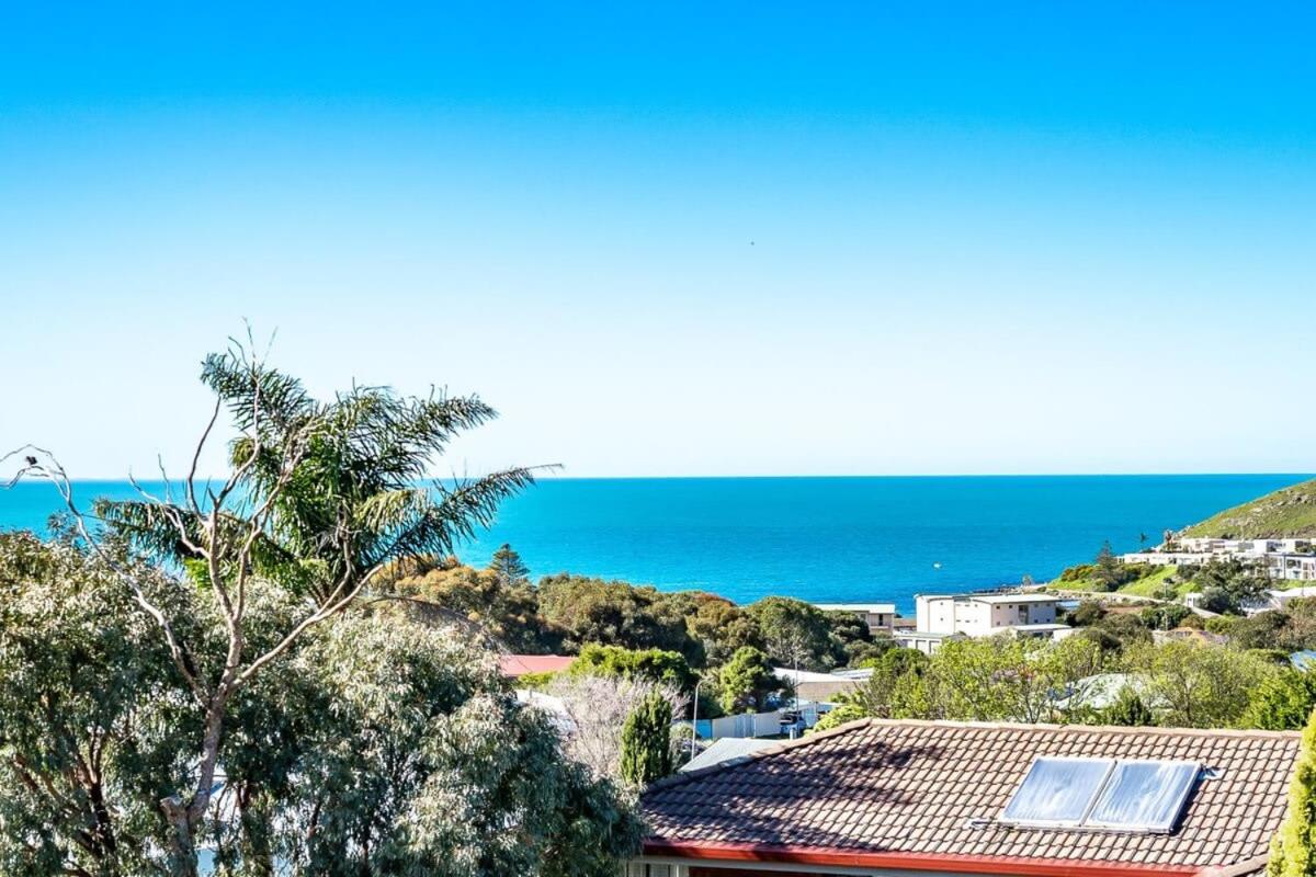 8 Davies St Encounter Bay - No Linen Included - Wi-Fi - Sea Views