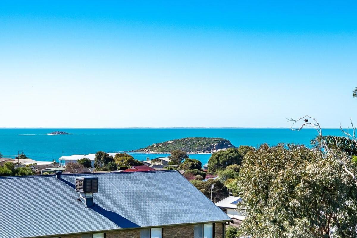 8 Davies St Encounter Bay - No Linen Included - Wi-Fi - Sea Views