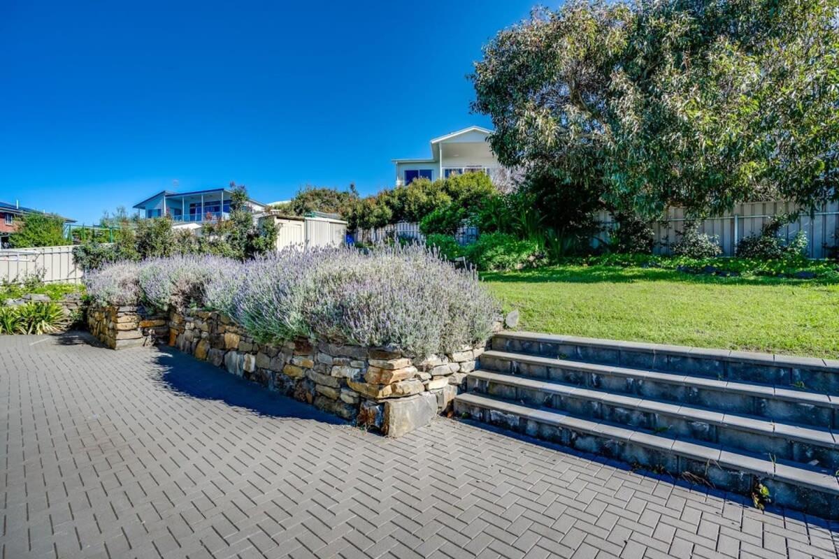 8 Davies St Encounter Bay - No Linen Included - Wi-Fi - Sea Views
