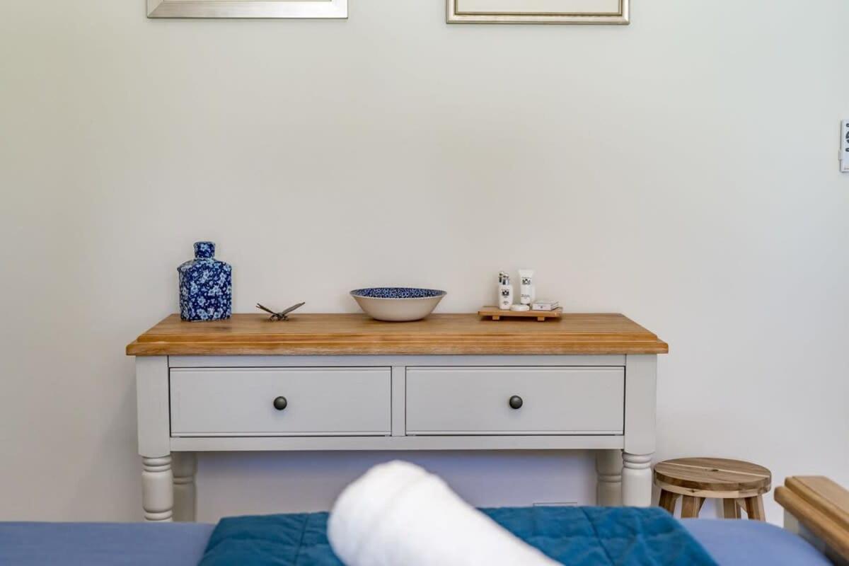 Encounter Blue - Waitpinga - Linen Included