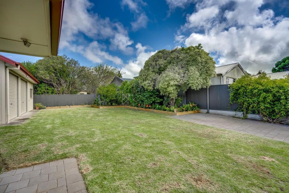 Pine - 11 Pine Ave Victor Harbor No Linen Included