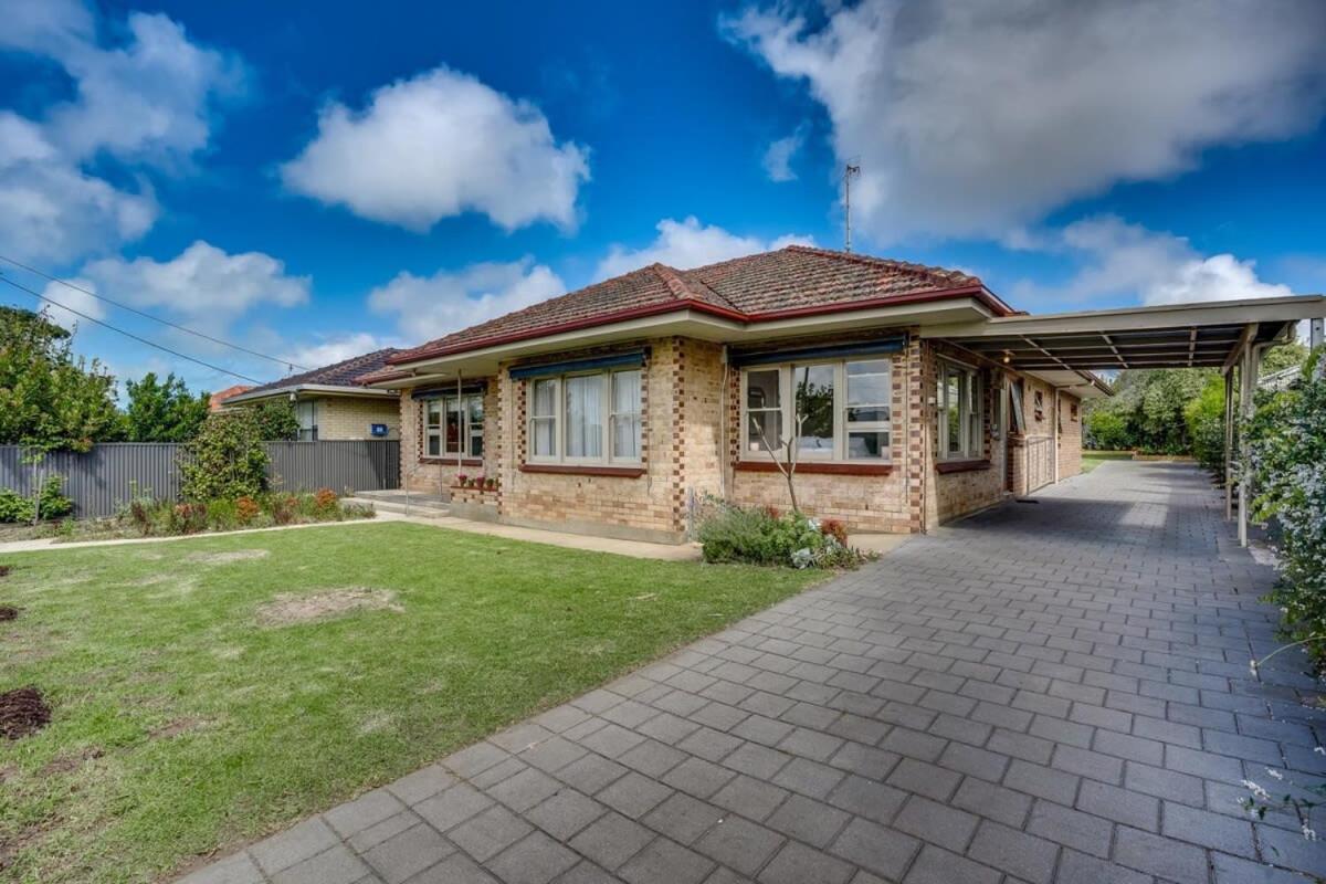 Pine - 11 Pine Ave Victor Harbor No Linen Included
